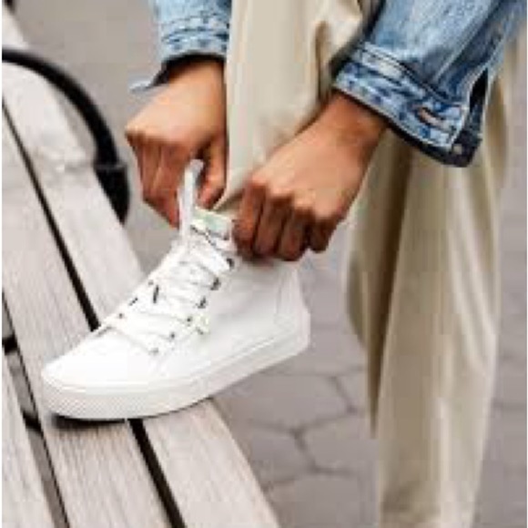 Cariuma OCA High Canvas Sneakers White Size 9 Women’s - Picture 1 of 13